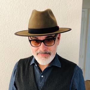 Meet your Posher, Adam